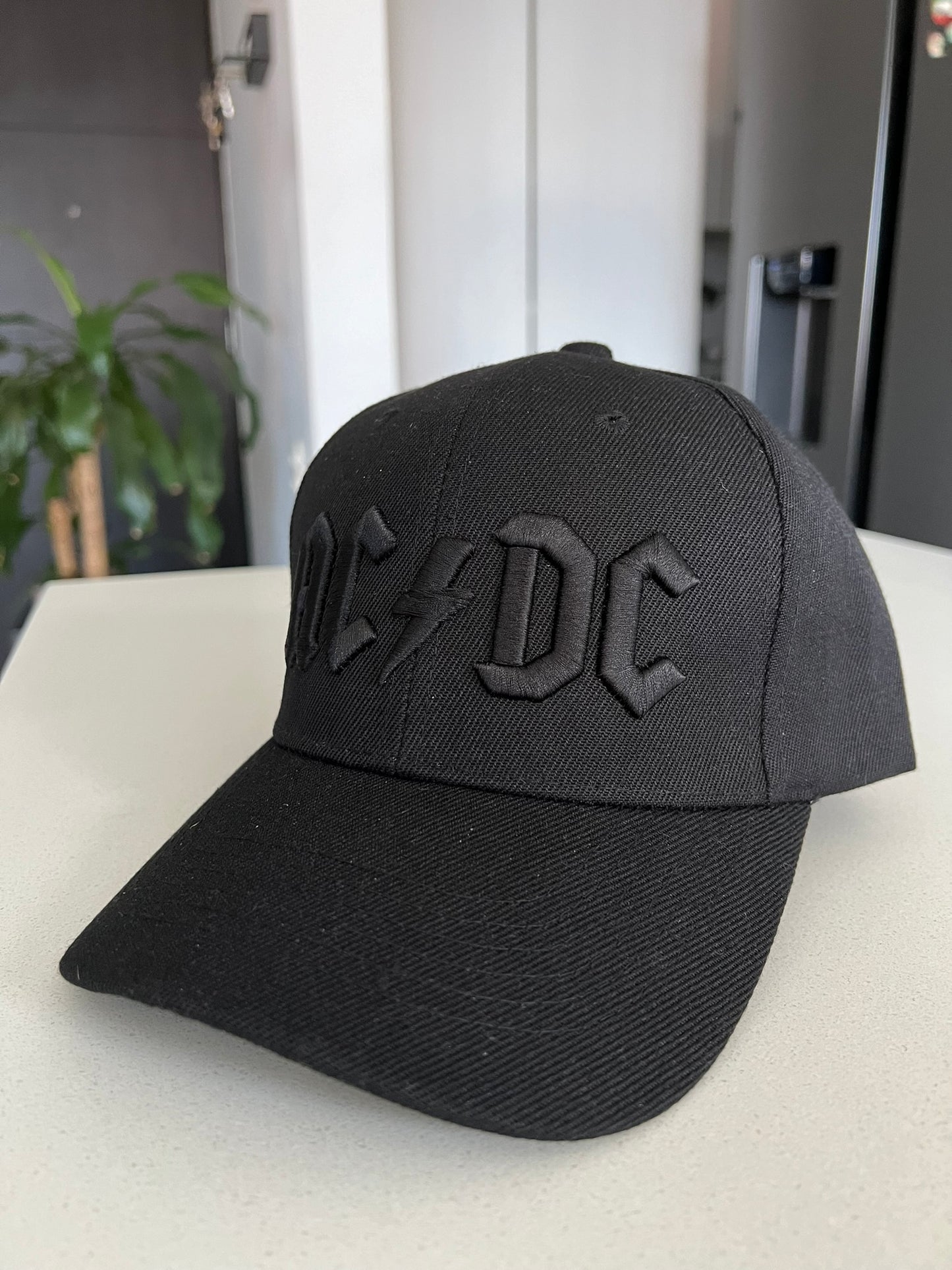 Gorra Clásica AC/DC bordado