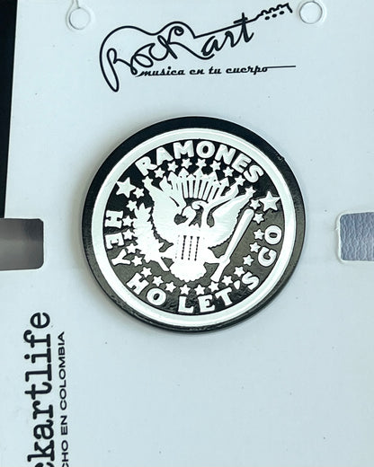 Pin Ramones