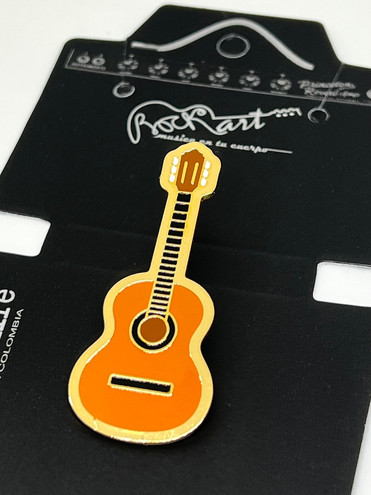 Pin Acustic Guitar