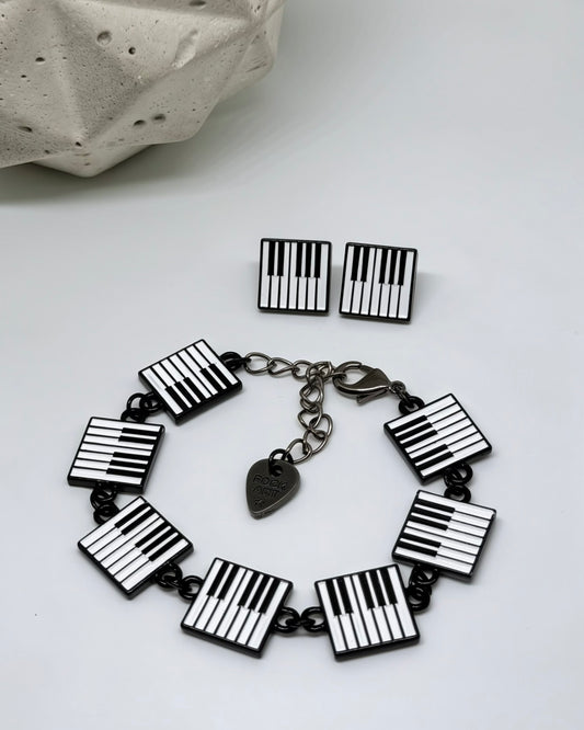 Manilla Piano