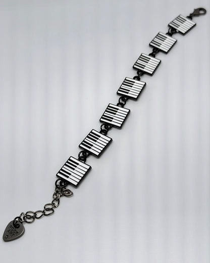 Manilla Piano Rebel