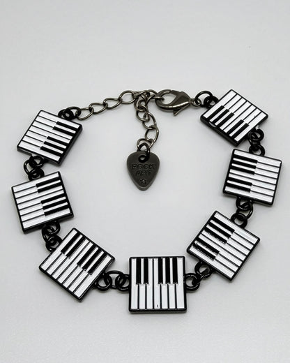 Manilla Piano Rebel